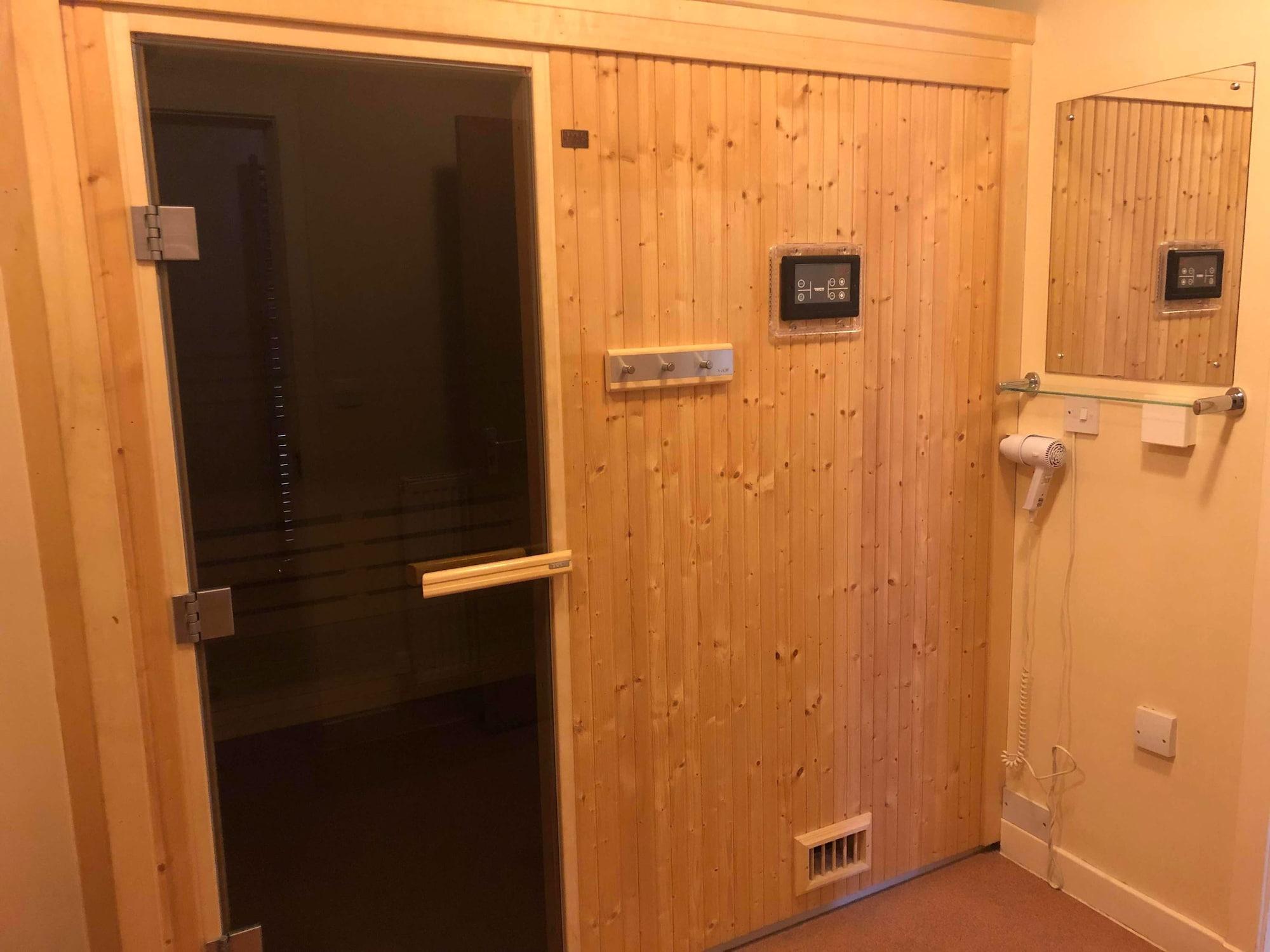 Oyo Eastbank Hotel, Speyside Scotland Rothes Zewnętrze zdjęcie